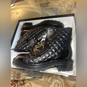 Chanel Calfskin Shiny lace up black Combat Boots 39